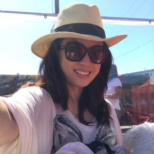 Meet your Posher, Chloe